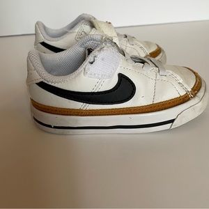 Nike Count Legacy Infant/Toddler Shoes in White/Desert Orche